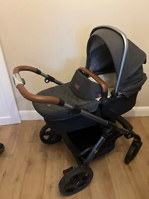 Silver Cross Wayfarer Pram - Image 1 of 4