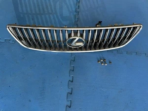 2001 - 2005 Lexus GS300 GS430 Front Hood Radiator Grill w/ Emblem OEM - Picture 1 of 16