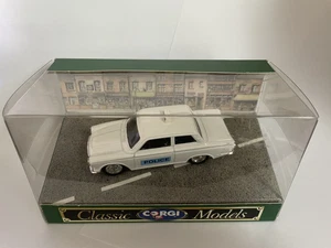 CORGI 1/43 - D708 FORD CORTINA SALOON - POLICE - Picture 1 of 4