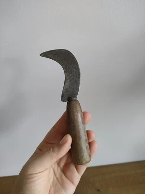 Ancienne Petite Serpe avec Manche en Bois - Outil de métier - Jardinage L15cm - Photo 1/4