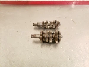 [B1 1981 HONDA CR125 CR 125 CR125R TRANSMISSION SHAFT SPINDLE MAIN GEARS - Picture 1 of 10