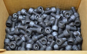 Qty 292 - Socket Head Cap Screws 1/2-13 x 7/8" SHCS Machine Bolt A574 Black - Picture 1 of 2