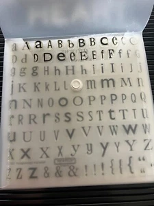 Juego de estampillas retiradas Close to My Heart, CTMH - D1301 Hodgepodge Alphabet - Imagen 1 de 3