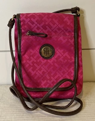 Nuevo y Auténtico Tommy Hilfiger Mujer Bolso Bandolera Rosa Caliente Foto 1 de 4