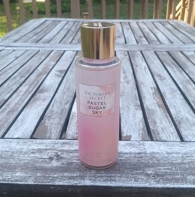 Bruma corporal Victoria's Secret pastel azúcar cielo fragancia 8,4 fl. oz 250 ml Foto 1 de 4