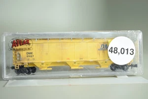 48013 N Scale 3 BAY COVERED HOPPER car DM&E DAKOTA MINNESOTA AND EASTERN WEATHER - Picture 1 of 6