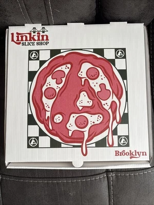 Caja de pizza Linkin Park x Linkin Slice Shop Brooklyn Pop Up exclusiva 2025 EN MANO Foto 1 de 4