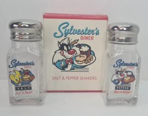 Coctelera de vidrio de sal y pimienta vintage Warner Brothers Sylvester and Piweety Pie - Imagen 1 de 7