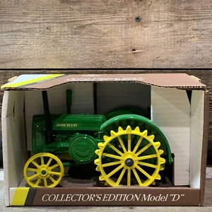 ERTL, John Deere, 1953 Model "D" Tractor, No. 5596, 1:16 Scale, Diecast, NIB - Picture 1 of 6
