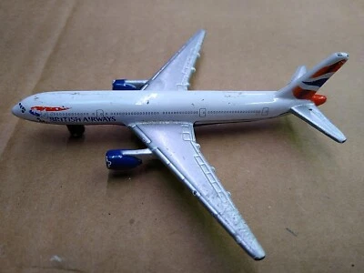 Avión Mattel Matchbox Boeing 777-200 2005 4,5 X 4,5" British Airways rehacido  Foto 1 de 4