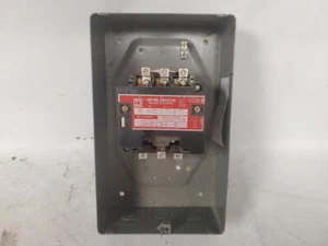 Square D 8903 SPG2 KA ENGL 60A 2-Pole 250VDC Lighting Contactor w/ Enclosure - Picture 1 of 5