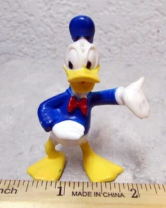 vintage Disney plastic Donald Duck figure, 2.25 inch tall nice decor toy - Picture 1 of 4