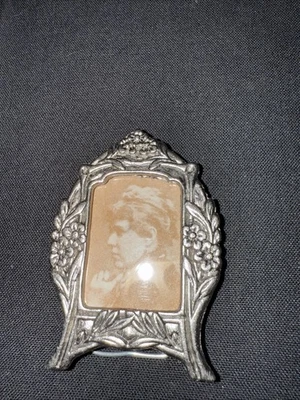 Art Nouveau influence—flowing lines, natural floral patterns, and organic  - Image 1 of 4