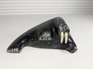Inuit Stone Carving/Sculpture Walrus Signed in Syllabics - Picture 1 of 7