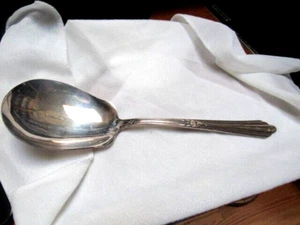 "Cuchara cazuela grande plateada LaSalle de Caroline 8-3/4"" sin mono en muy buen estado" - Imagen 1 de 6