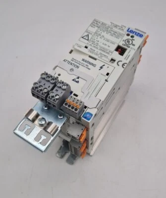 Lenze 8200 vector E82EV251_2C Frequenzumrichter - Image 1 of 4