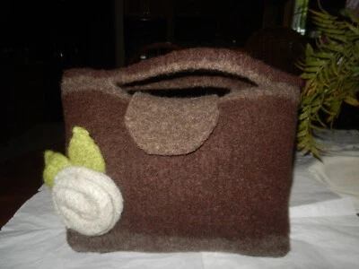 Bolso de mano Boho hecho a mano de fieltro de lana hervida bolso bíblico marrón con flor gris/lima Foto 1 de 4