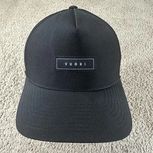 Vuori Hat Cap Snap Back Black Performance Flexfit 110 Patch Athletic Mens - Picture 1 of 10