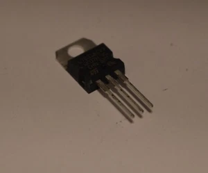 L78S18CV Stmicroelectronics V Reg +18V , 78S18 , To-220-3 2A (0313) - Picture 1 of 1