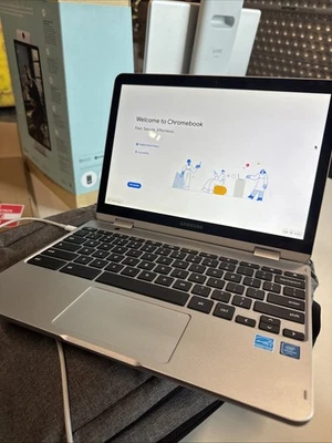 (Lot Of 10) Samsung Plus V2 12.2" notebook model XE520QAB - Need battery - Image 1 of 4