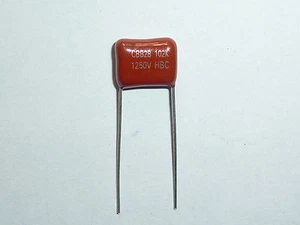 100 Stück 1250V 102 K 0,001uf 1nf 1000pf P10 CBB28 CBB Metallfolien Kondensator - Bild 1 von 1