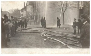 Vintage RPPC Real Photo Postcard FIRE FIGHTING STREET SCENE - Firemen - Imagen 1 de 2