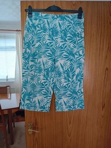 BHS LADIES BEAUTIFUL FLORAL BLUE PRINT CROPPED TROUSERS SIZE 10 BNWOT - Picture 1 of 15
