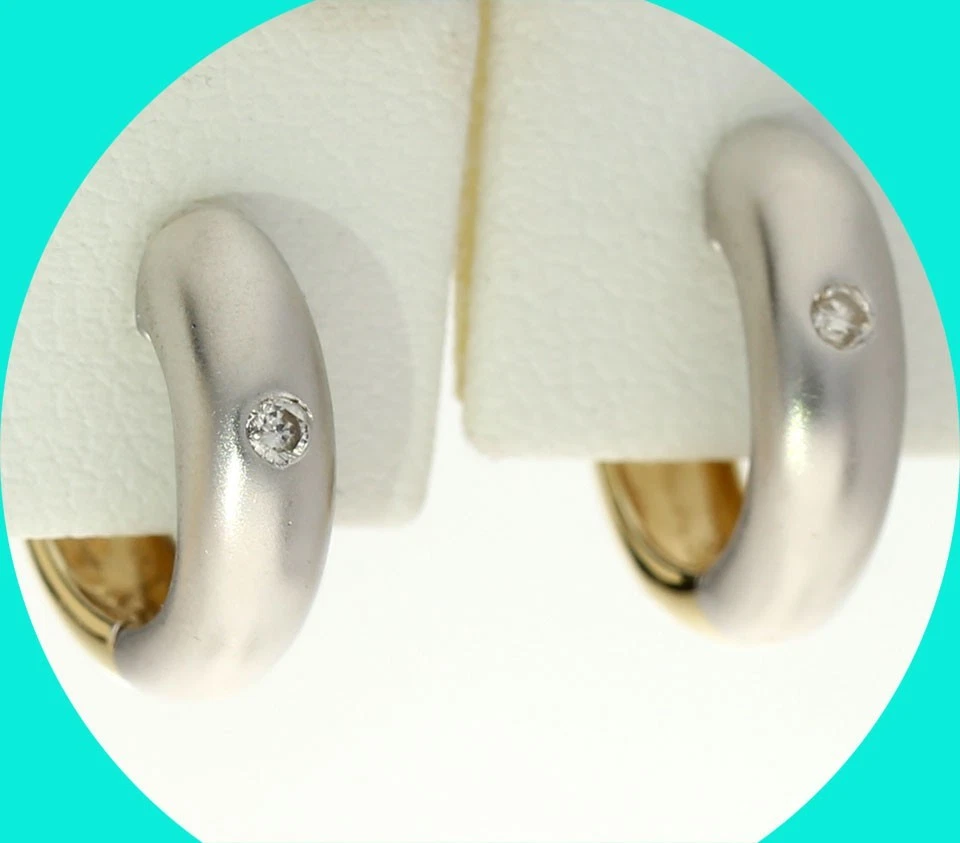 "Aretes tipo argolla Huggie de diamantes naturales oro multitono de 14 K 1/2"" de largo" Foto 1 de 1