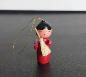 VINTAGE PAINTED WOOD MRS. CLAUS CHRISTMAS TREE ORNAMENT - Picture 1 of 8