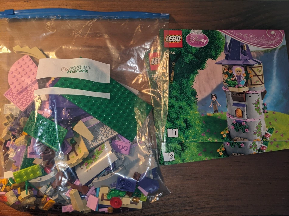 LEGO Disney: Rapunzel's Creativity Tower (41054) Foto 1 de 1