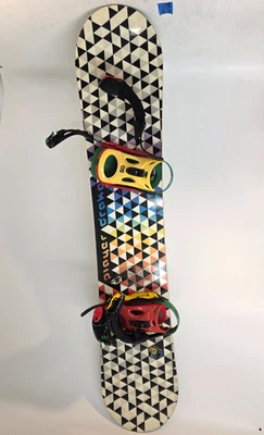 Drake Player 157MM Snowboard Drake Fifty Fijaciones Strand's Boardroom Foto 1 de 4