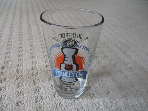 DETROIT RED WINGS Stanley Cup Champions 16oz Beer Glass Go Detroit * Cover