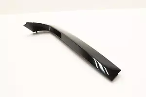 2022 - 2024 VOLKSWAGEN TAOS REAR LIFTGATE RIGHT SIDE SPOILER MOLDING COVER OEM - Foto 1 di 11