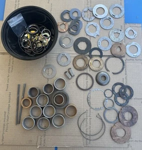 MIX LOT +85 Pieces Manuel TRANSMISSION REBUILD PARTS T18 T19 SM465 NP435 NP542 - Picture 1 of 6