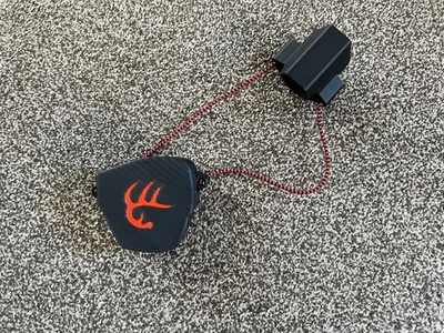 Tapas de mira telescópica Burris Oracle X impresas en 3D con efectos de fibra de carbono con asta roja  Foto 1 de 4