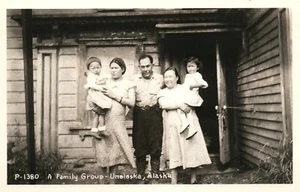 ESKIMO FAMILY GROUP UNALASKA ALASKA VINTAGE REAL PHOTO POSTCARD RPPC  - Picture 1 of 2