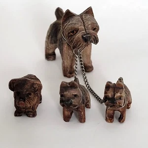 Miniatura legno Yorkshire Terrier cane figure FAMIGLIA mamma cuccioli incatenati vintage - Foto 1 di 23