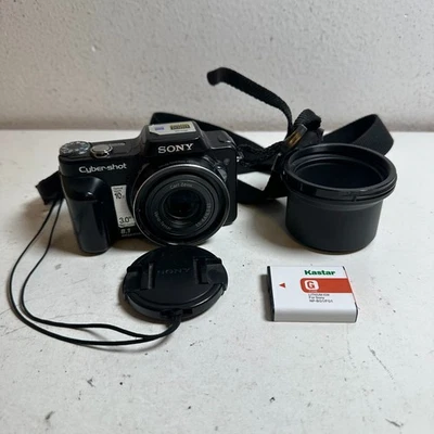 Sony Cybershot DSC-H10 8.1MP 10X Optical Zoom 3.0" LCD Handheld Digital Camera - Image 1 of 4