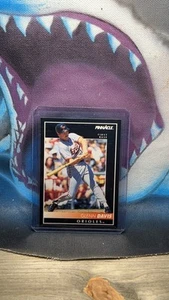 1992 Pinnacle Baseball Glenn Davis - Picture 1 of 3