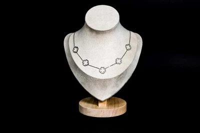 Collana Quadrifoglio in Acciaio Inox Con strass – Eleganza Made in Italy - Immagine 1 di 4