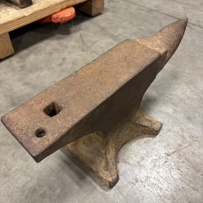 Vintage Peter Wright Anvil 92 Lbs Amazing Condition Good Rebound Straight - Image 1 of 4