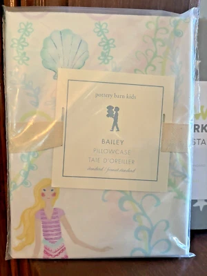 Funda de almohada Pottery Barn Holiday Princess Ariel Sirena arco iris Disney niña niño/ Foto 1 de 4