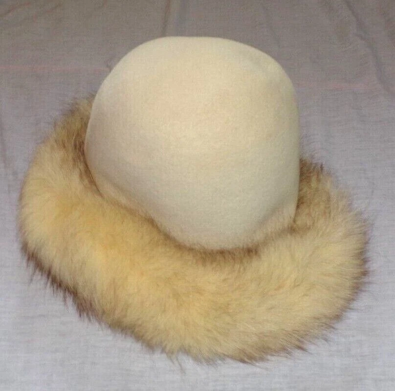 De Colección Mujer Diseñador Yves Saint Laurent Terciopelo Crema Piel Borde Cubo Sombrero Italia Foto 1 de 4