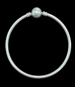 AUTHENTIC PANDORA SIMBA "REMEMBER WHO YOU ARE" BANGLE - Picture 1 of 3