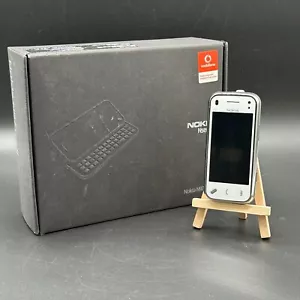 Nokia NSeries N97 bianco 8 GB in confezione originale incl. supporto auto - marchio Vodafone - Foto 1 di 4