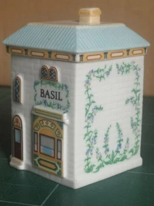 Brooks & Bentley Spice Village - Basilikum - guter Zustand - Bild 1 von 5