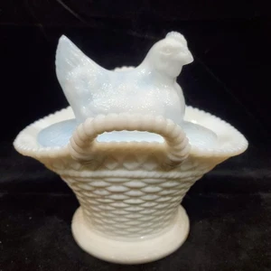 Plato con mango cubierto de vidrio de leche blanco para pollitos Westmoreland CUMBRE gallina - Imagen 1 de 20