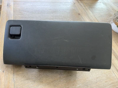 2003–2007 Chevrolet Silverado 1500 2500  Gray Glove Box OEM - Image 1 of 4