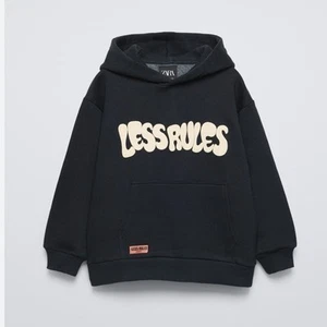 Zara Kids Jungen Hoodie schwarz (Größe 6-7 Jahre) - Bild 1 von 10