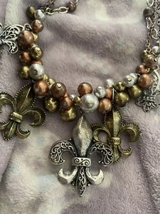 Y2K Fleurdelis 3 Tone Beaded Necklace - Picture 1 of 5